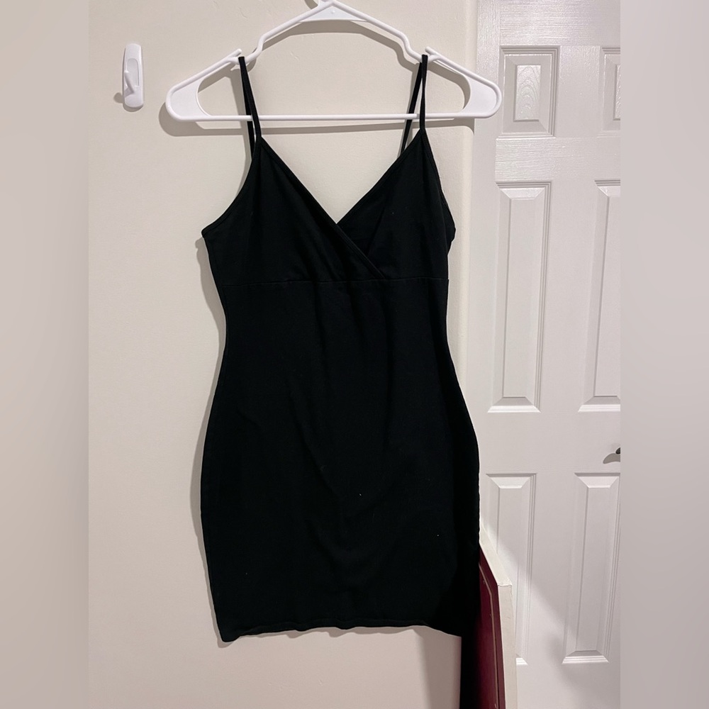 Black bodycon dress